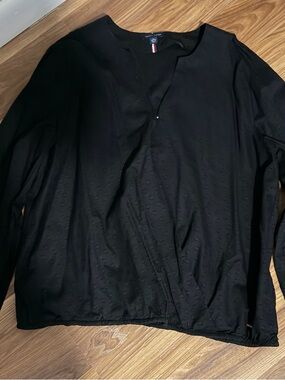 Tommy Hilfiger Black Long-Sleeve V-Neck Blouse
